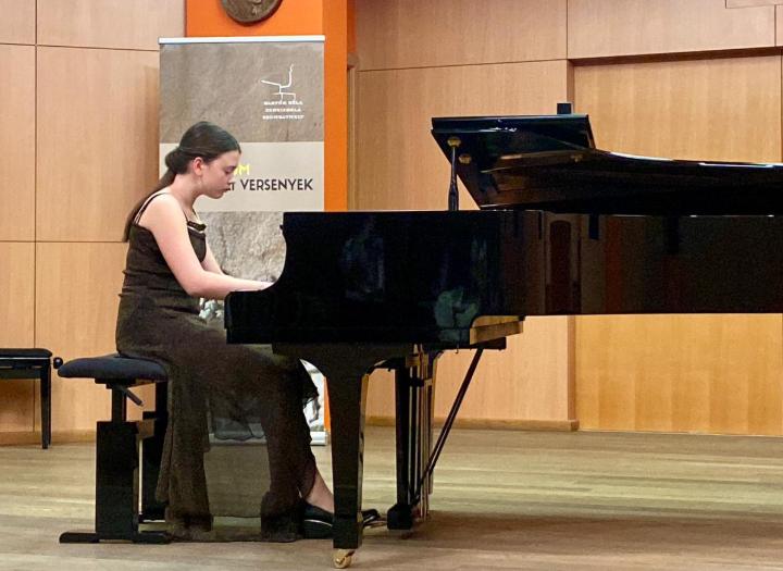 Siker a Sistrum zongoraversenyen Siker a Sistrum zongoraversenyen